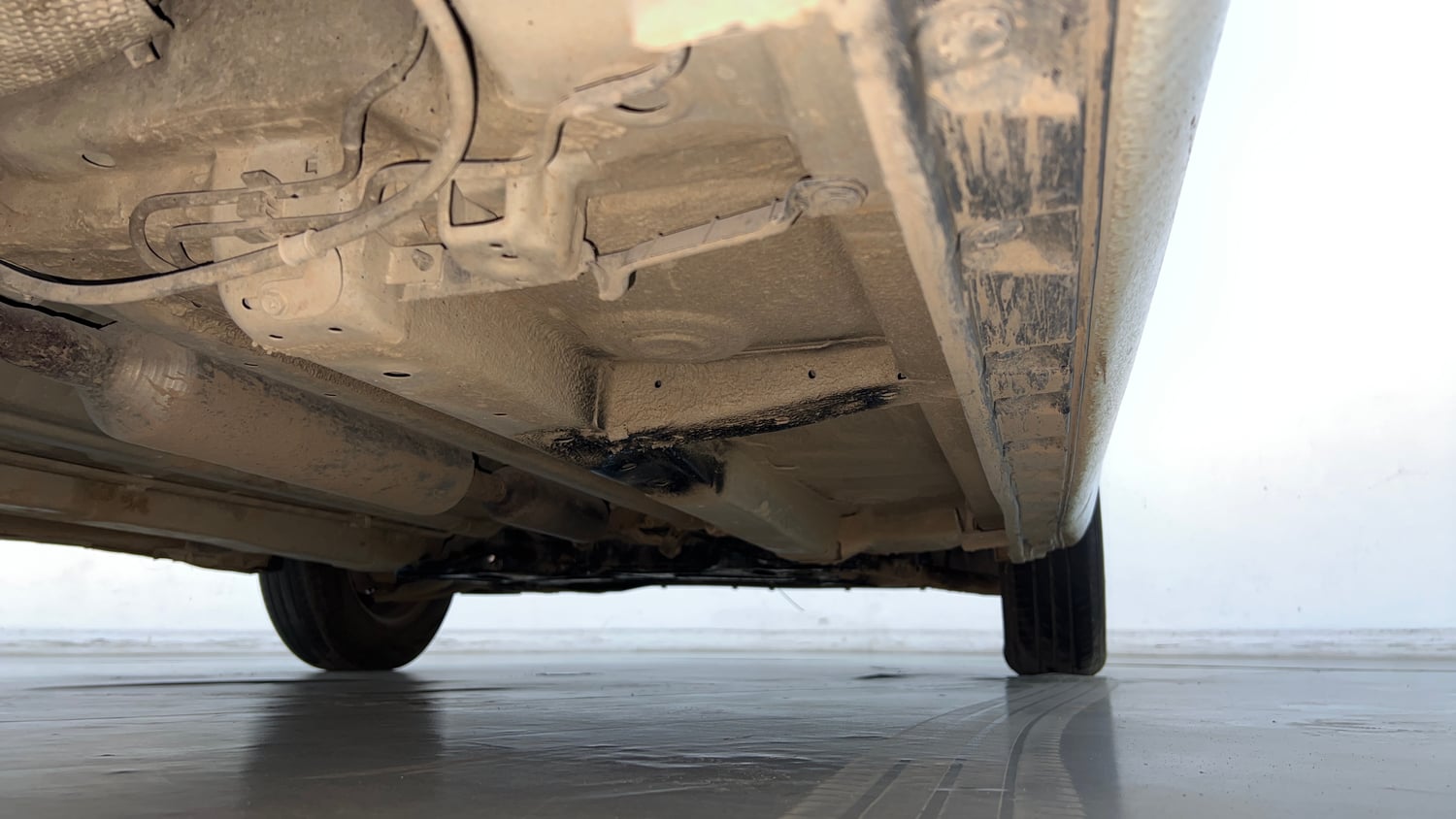 Used 2017 Maruti Suzuki Swift Lxi (O) Petrol Manual extra REAR RIGHT UNDERBODY VIEW