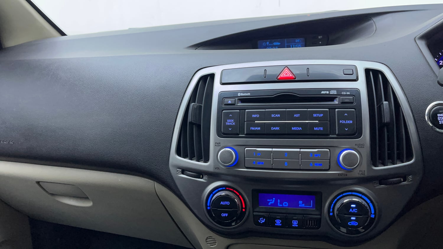 Used 2012 Hyundai i20 Asta 1.2 Petrol Manual interior MUSIC SYSTEM & AC CONTROL VIEW