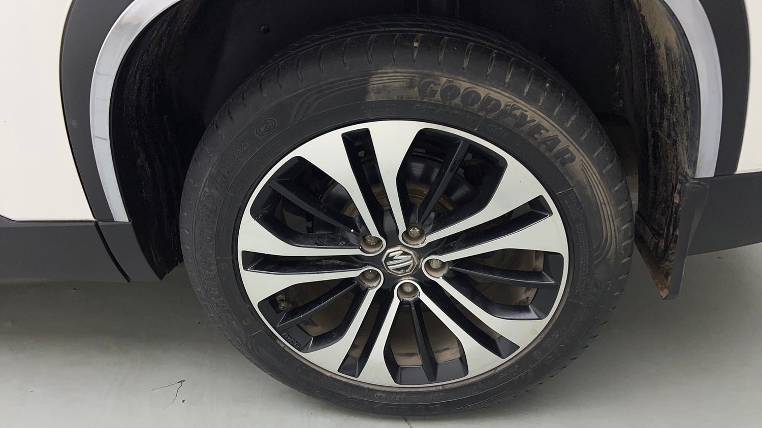 Used 2021 MG Motors Hector Sharp 1.5 Petrol Turbo Hybrid MT Dual Tone Hybrid Manual tyres LEFT REAR TYRE RIM VIEW