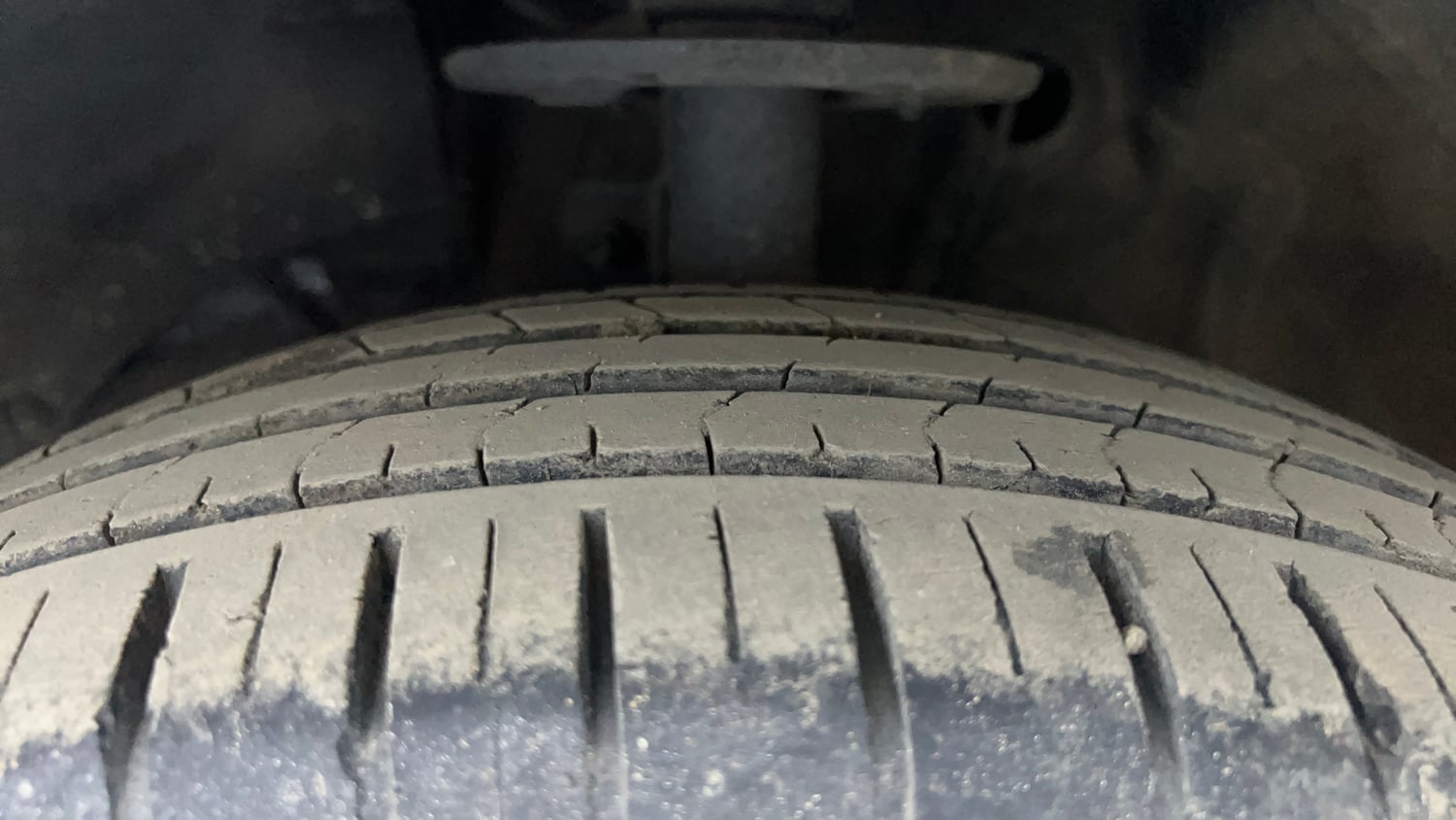 Used 2020 Maruti Suzuki Swift ZXi AMT Petrol Automatic tyres LEFT FRONT TYRE TREAD VIEW