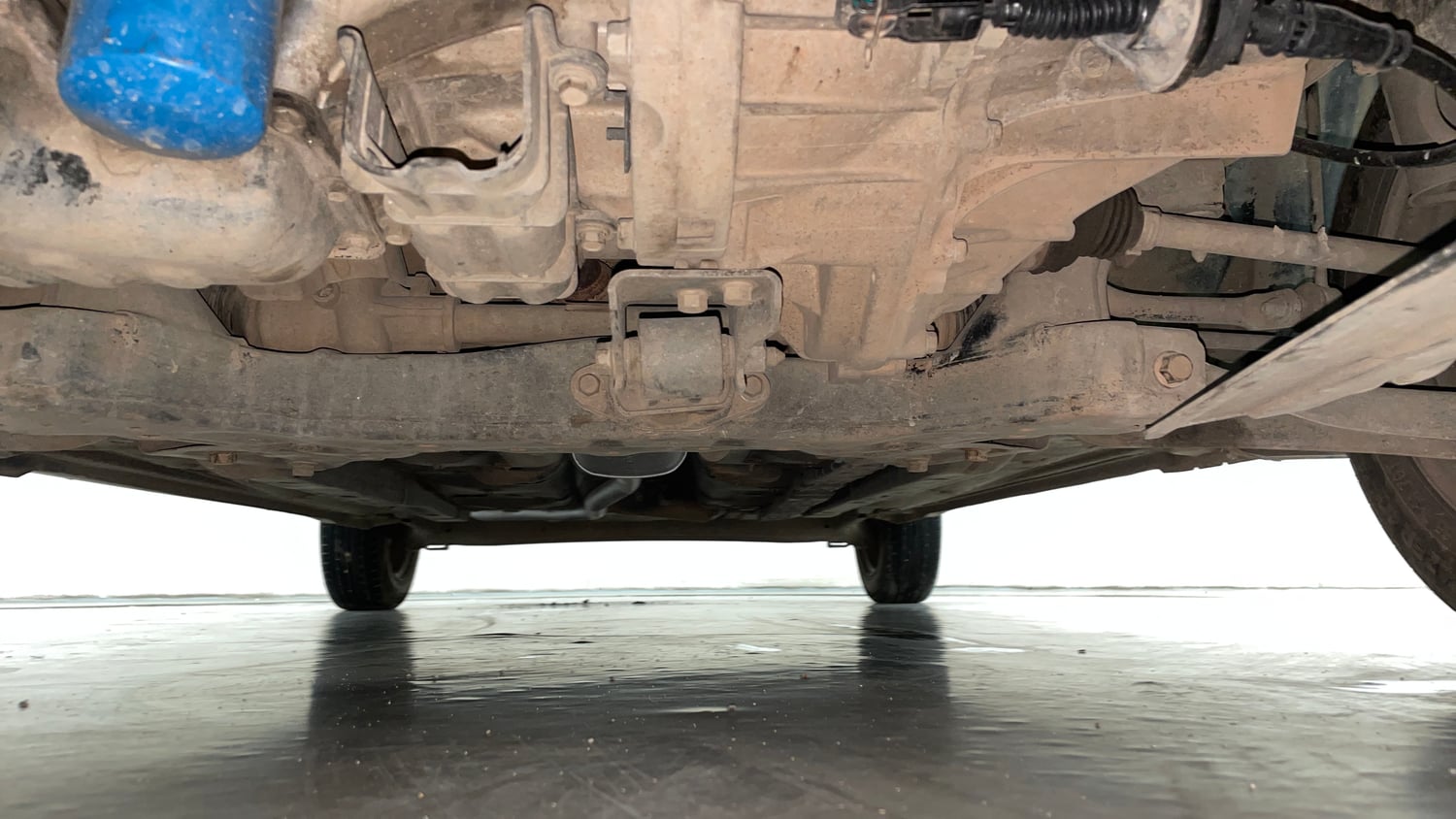 Used 2015 Hyundai Grand i10 Sportz 1.2 Kappa VTVT Petrol Manual extra FRONT LEFT UNDERBODY VIEW