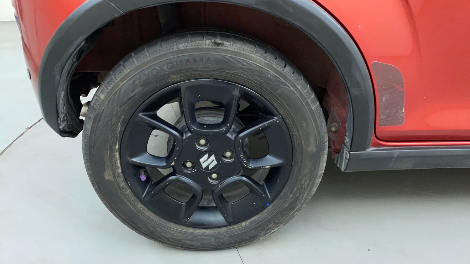 Used 2017 Maruti Suzuki Ignis Zeta 1.2 AMT Petrol Automatic tyres RIGHT REAR TYRE RIM VIEW