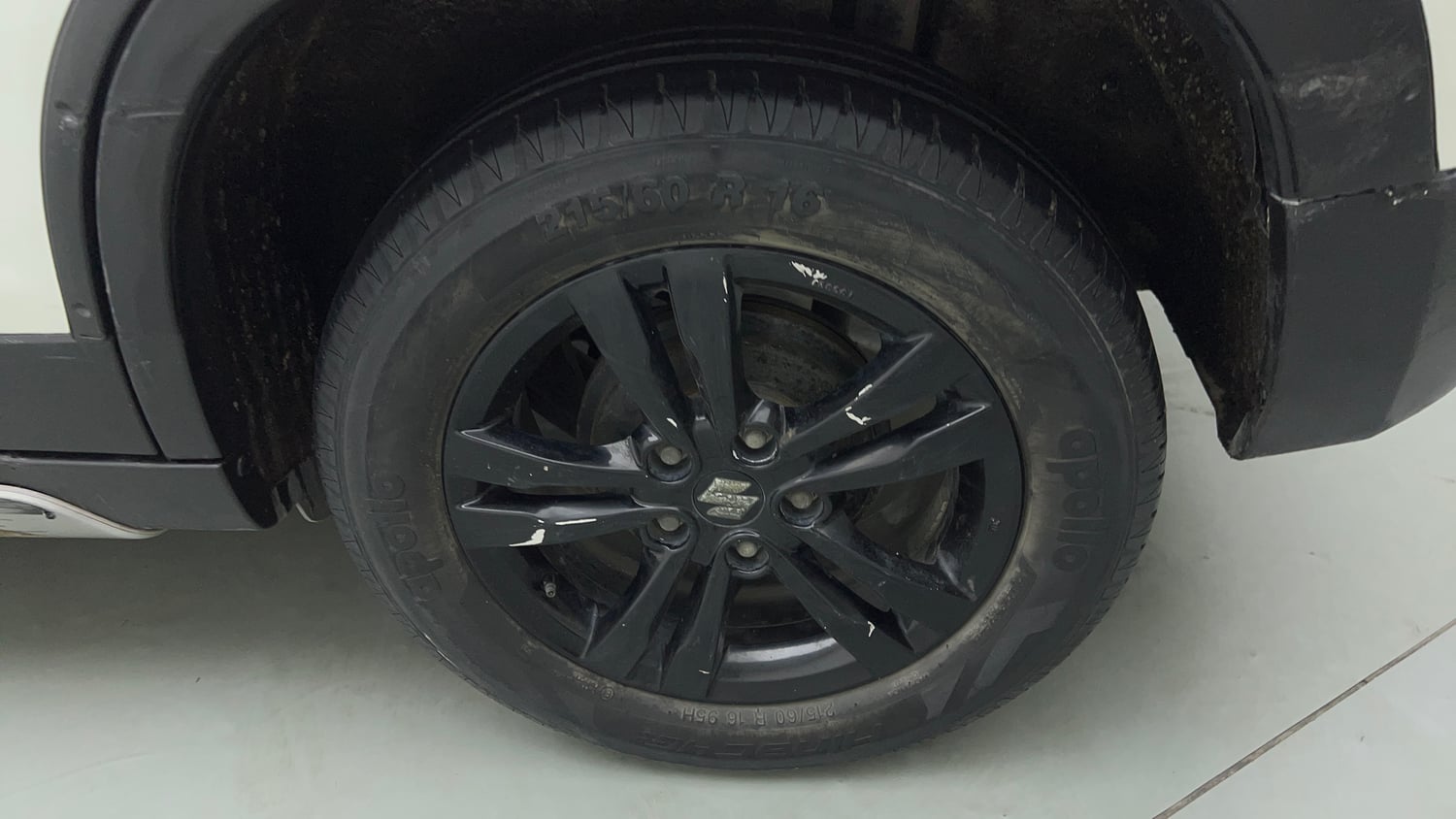 Used 2018 maruti-suzuki Vitara Brezza ZDi AGS Diesel Automatic tyres LEFT REAR TYRE RIM VIEW