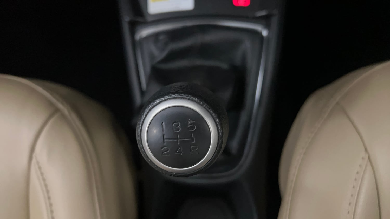 Used 2023 Honda Amaze VX MT 1.2 Petrol Petrol Manual interior GEAR  KNOB VIEW