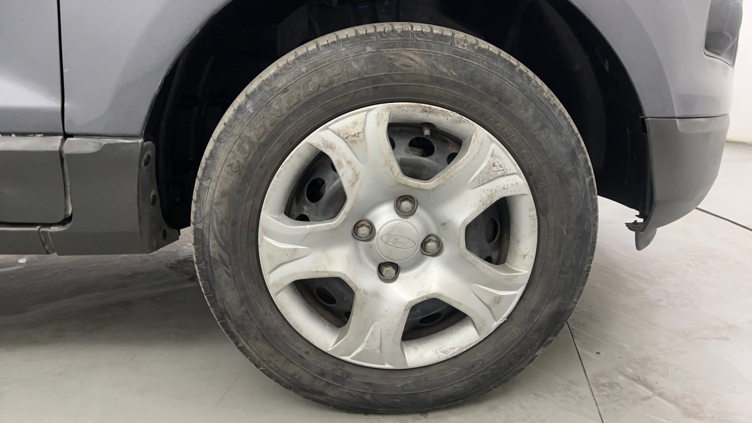 Used 2017 Ford EcoSport Trend 1.5L TDCi Diesel Manual tyres RIGHT FRONT TYRE RIM VIEW