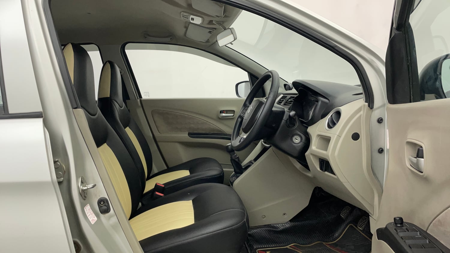 Used 2017 Maruti Suzuki Celerio ZXi Petrol Manual interior RIGHT SIDE FRONT DOOR CABIN VIEW