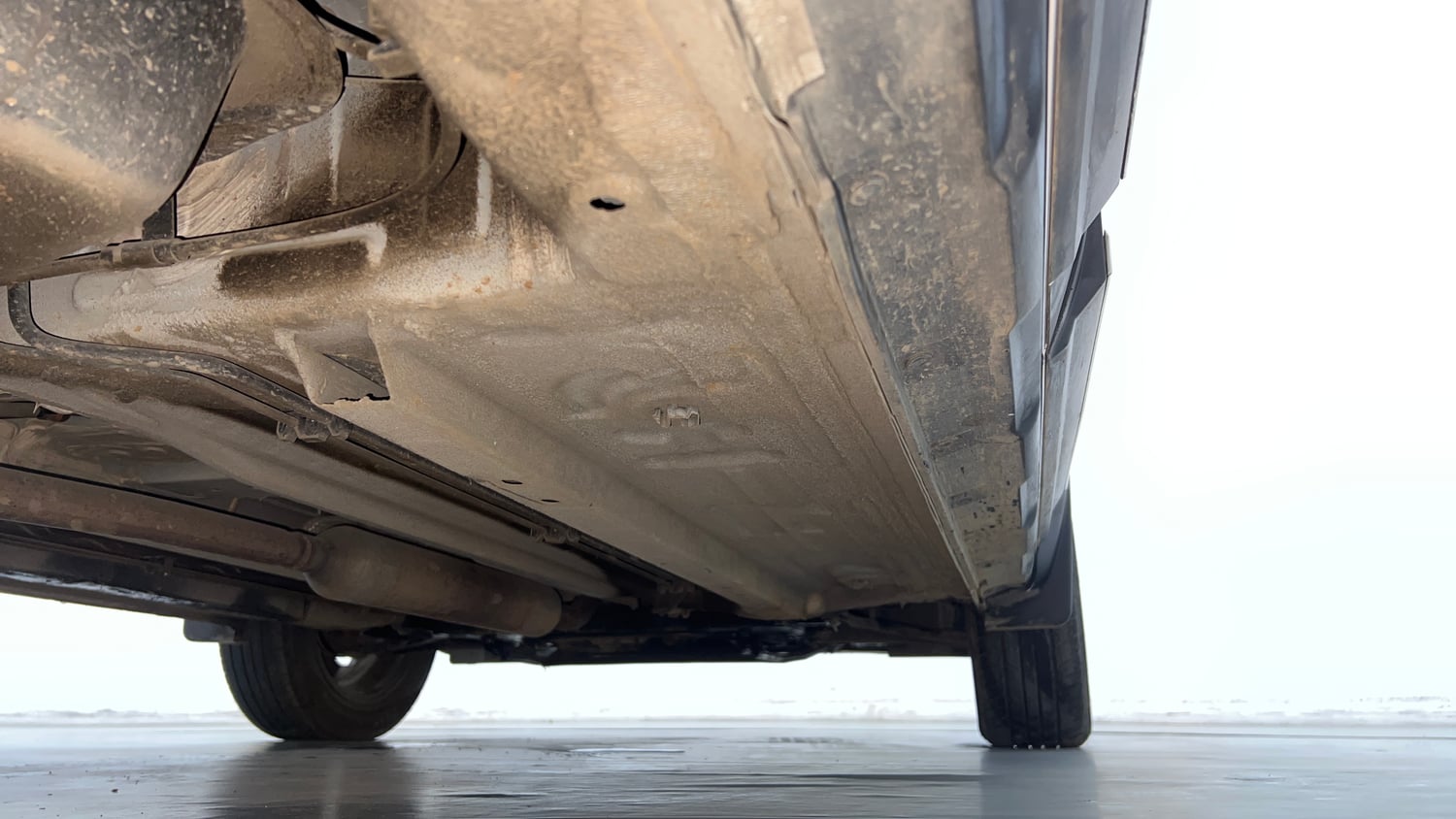 Used 2021 Renault Kiger RXZ Turbo CVT Petrol Automatic extra REAR RIGHT UNDERBODY VIEW