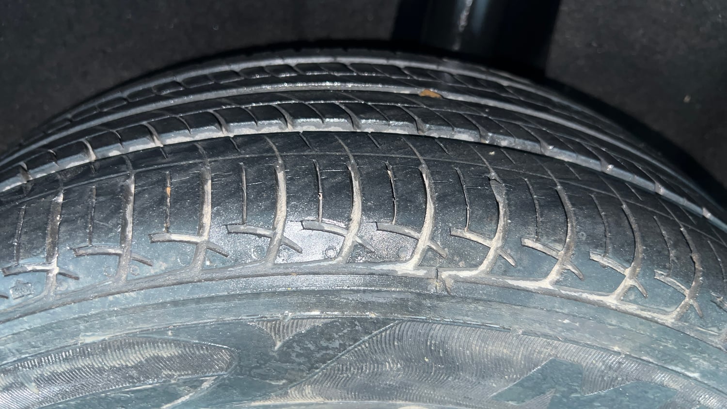 Used 2018 Maruti Suzuki Baleno Delta 1.2 Petrol Manual tyres LEFT REAR TYRE TREAD VIEW