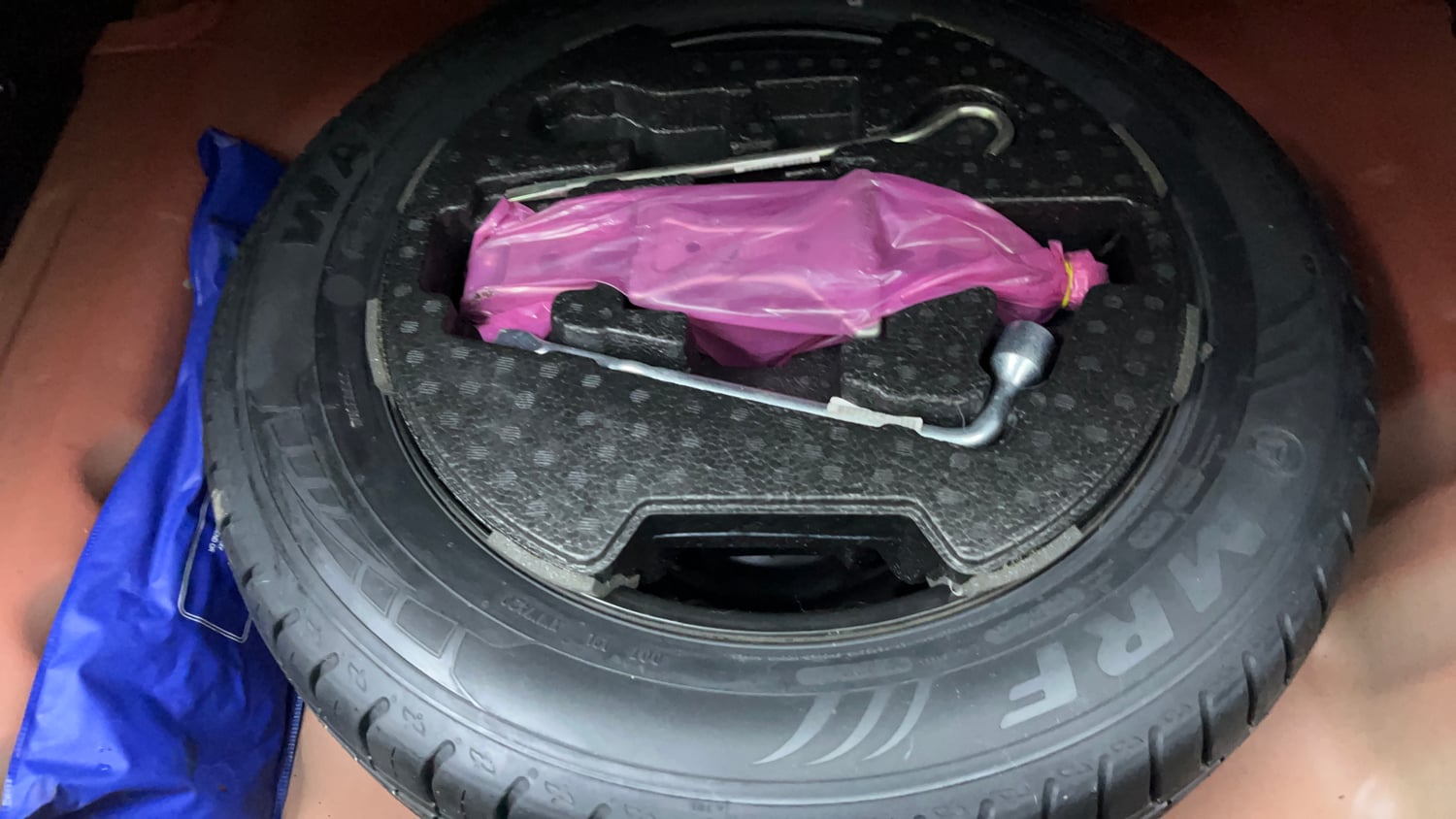 Used 2020 maruti-suzuki Vitara Brezza VXi Petrol Manual tyres SPARE TYRE VIEW