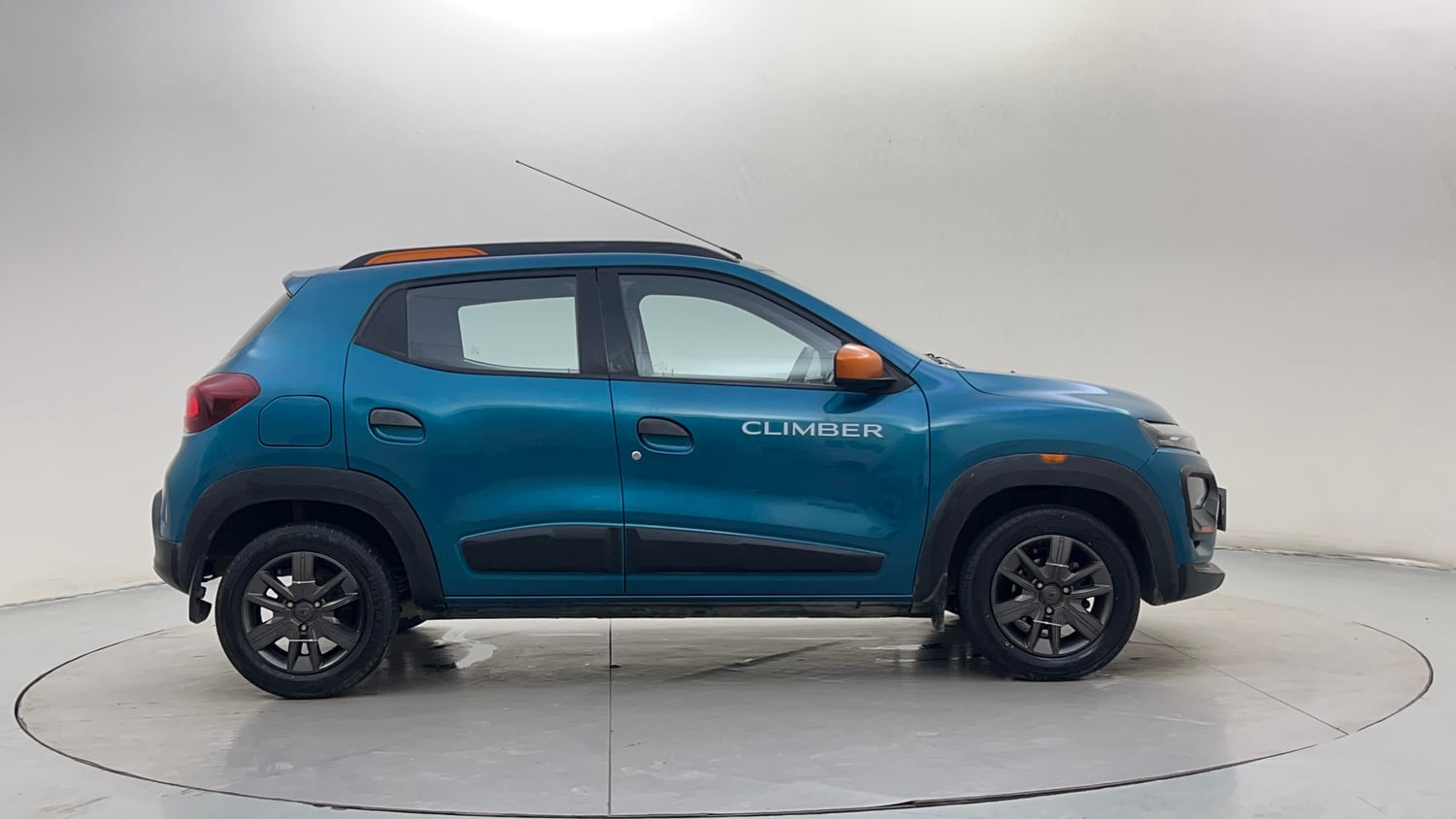Used 2019 Renault Kwid CLIMBER 1.0 Opt Petrol Manual exterior RIGHT SIDE VIEW