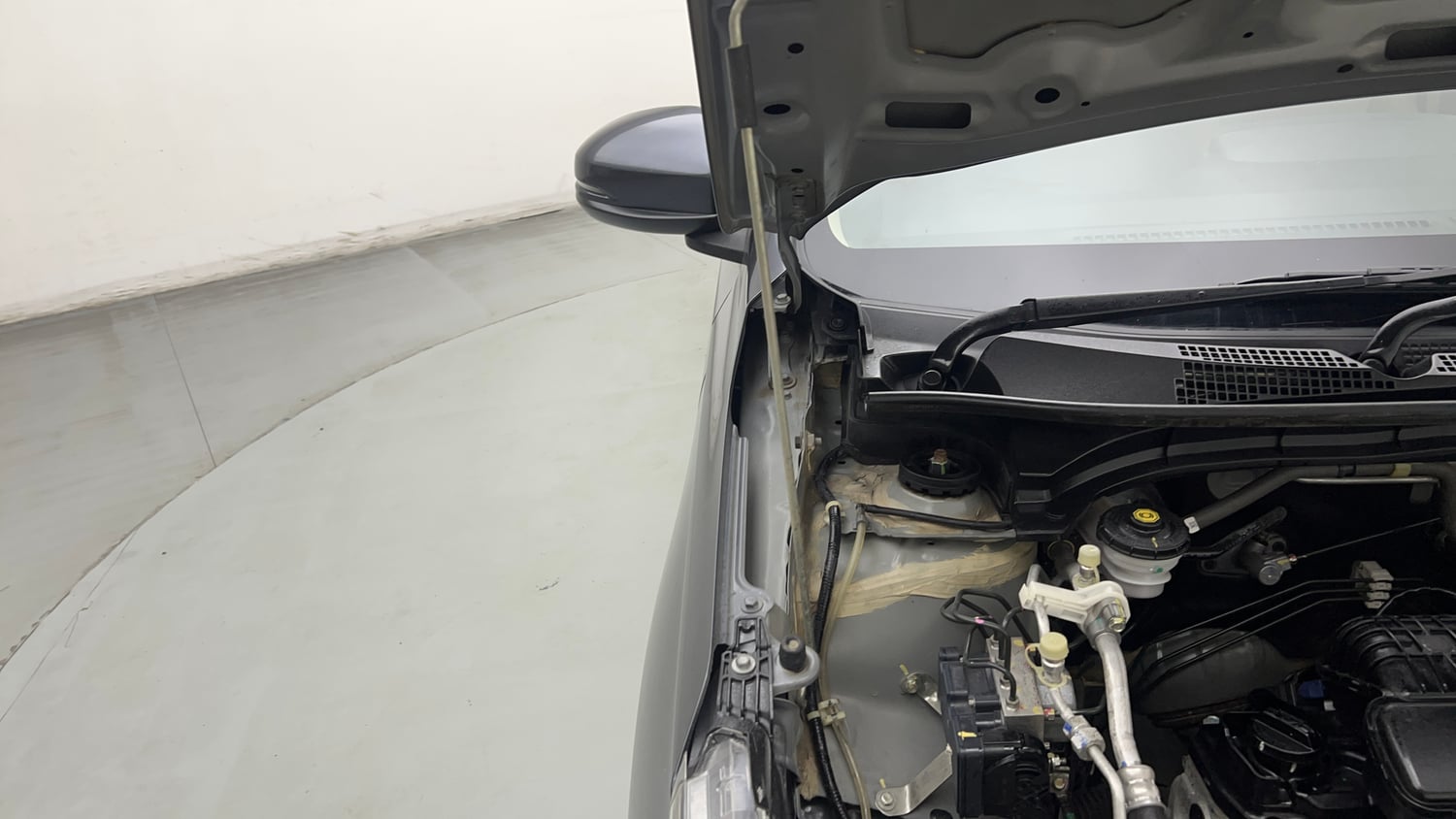 Used 2022 Honda Amaze S MT 1.2 Petrol Petrol Manual engine ENGINE RIGHT SIDE HINGE & APRON VIEW