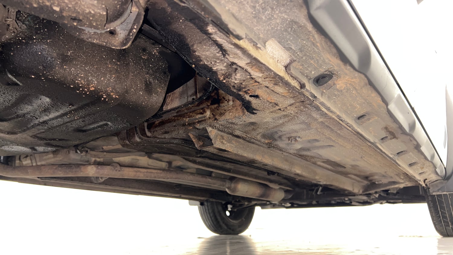 Used 2025 Renault Kiger RXL Petrol Manual extra REAR RIGHT UNDERBODY VIEW
