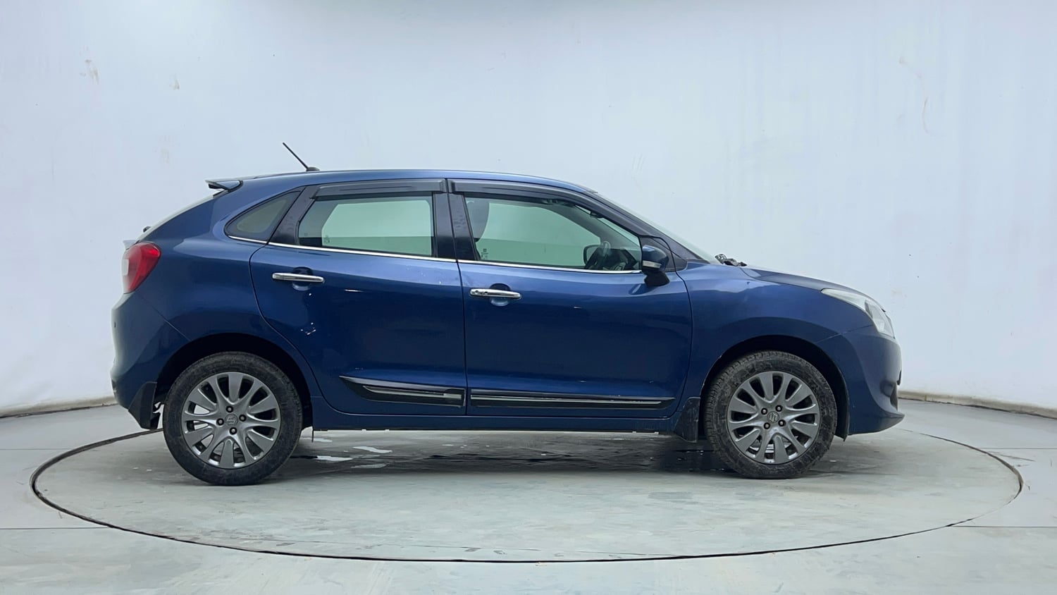Used 2017 Maruti Suzuki Baleno Zeta 1.2 Petrol Manual exterior RIGHT SIDE VIEW