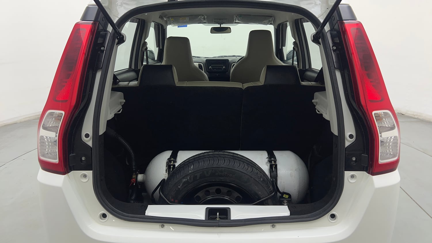 Used 2024 Maruti Suzuki Wagon R VXI 1.0 CNG Cng Manual interior DICKY INSIDE VIEW
