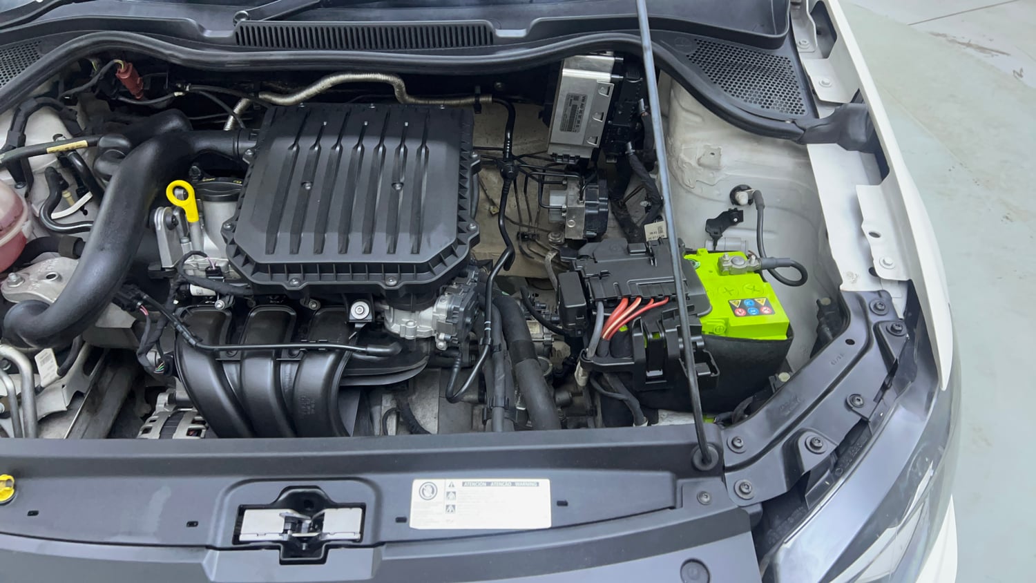 Used 2019 Volkswagen Ameo Highline1.0L (P) Petrol Manual engine ENGINE LEFT SIDE VIEW