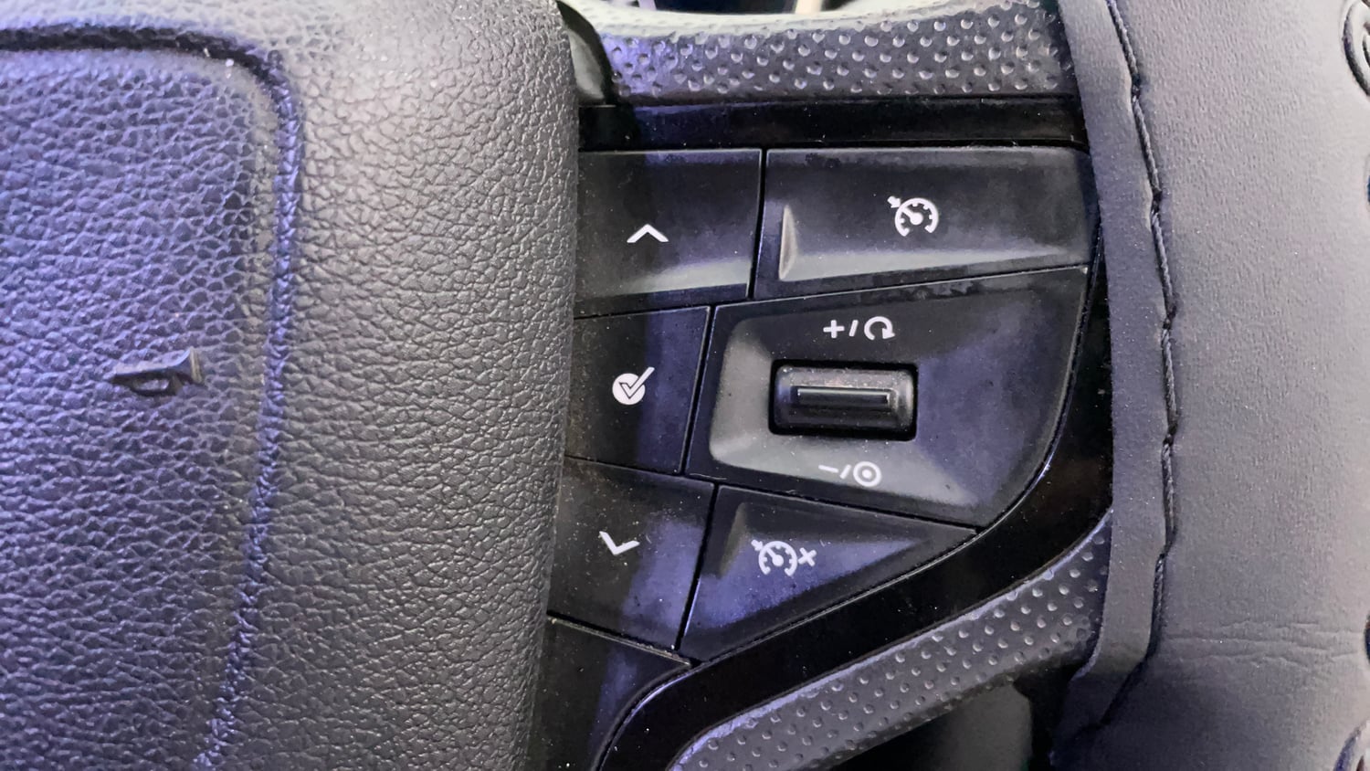 Used 2022 Tata Harrier XZ Plus Dark Edition Diesel Manual top_features Cruise control