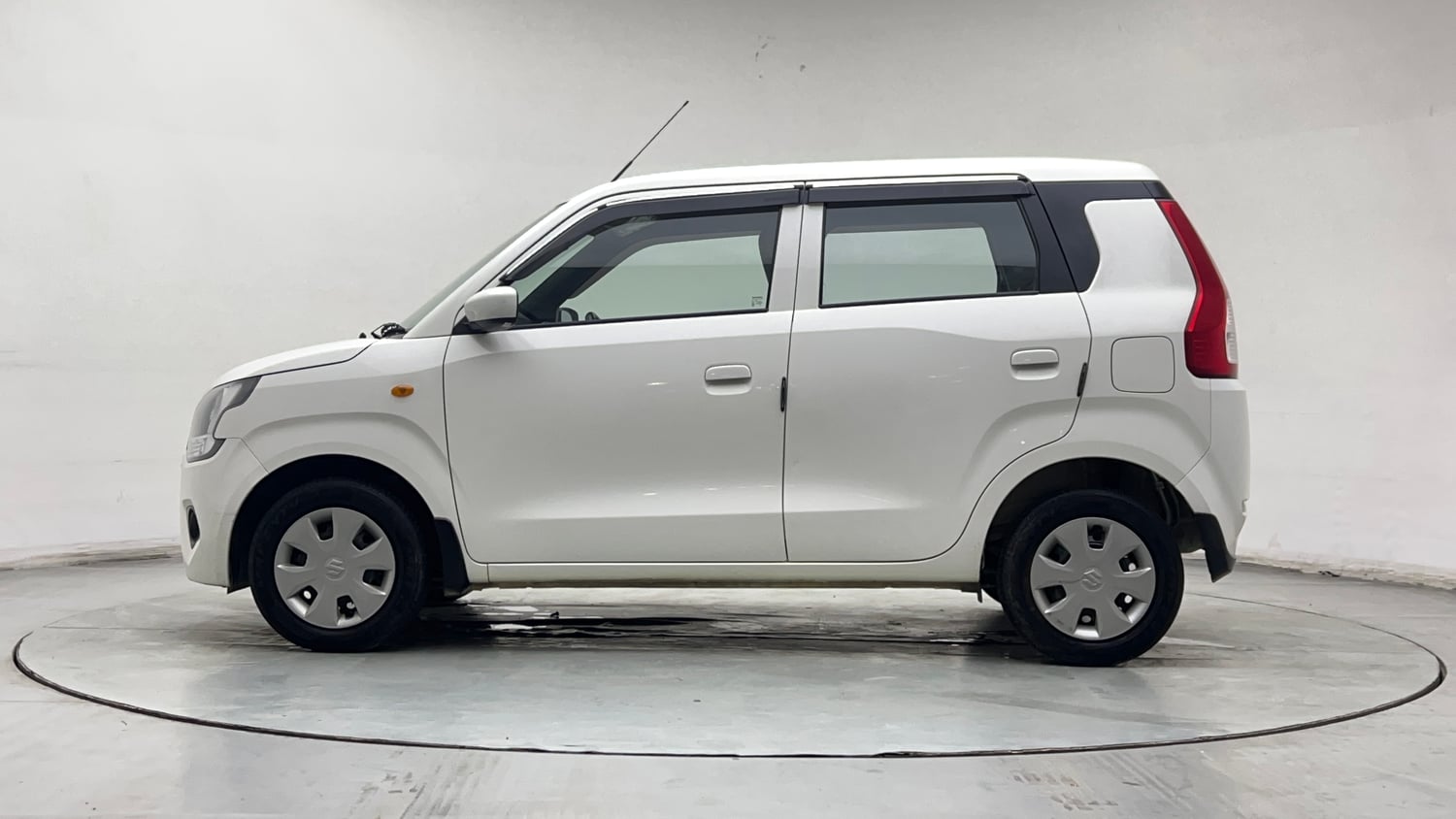 Used 2024 Maruti Suzuki Wagon R VXI 1.0 CNG Cng Manual exterior LEFT SIDE VIEW