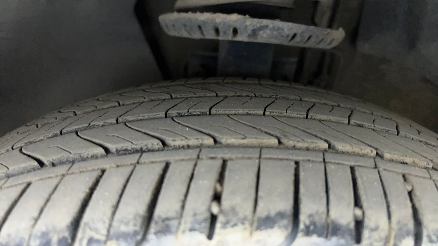 Used 2019 Volkswagen Ameo Highline1.0L (P) Petrol Manual tyres LEFT FRONT TYRE TREAD VIEW