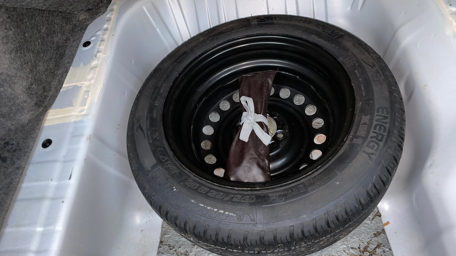 Used 2016 Honda City VX CVT Petrol Automatic tyres SPARE TYRE VIEW