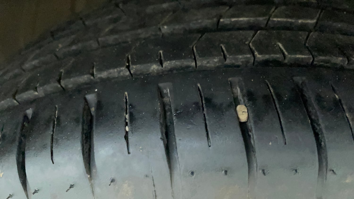 Used 2023 Maruti Suzuki Baleno Alpha AGS Petrol Automatic tyres RIGHT FRONT TYRE TREAD VIEW