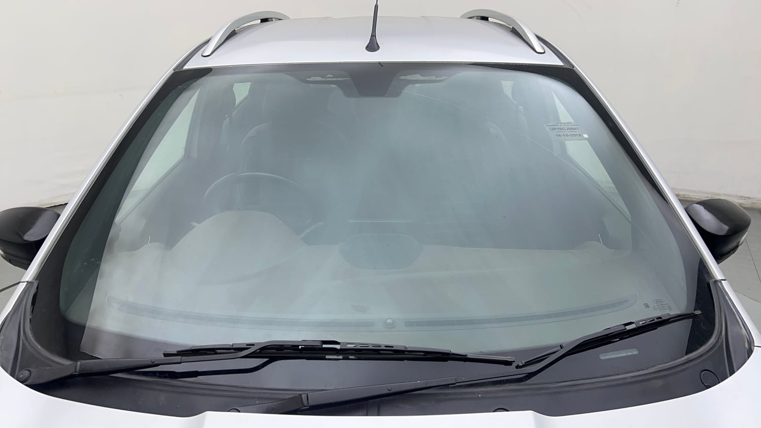 Used 2019 Ford Freestyle Titanium 1.2 Ti-VCT Petrol Manual exterior FRONT WINDSHIELD VIEW