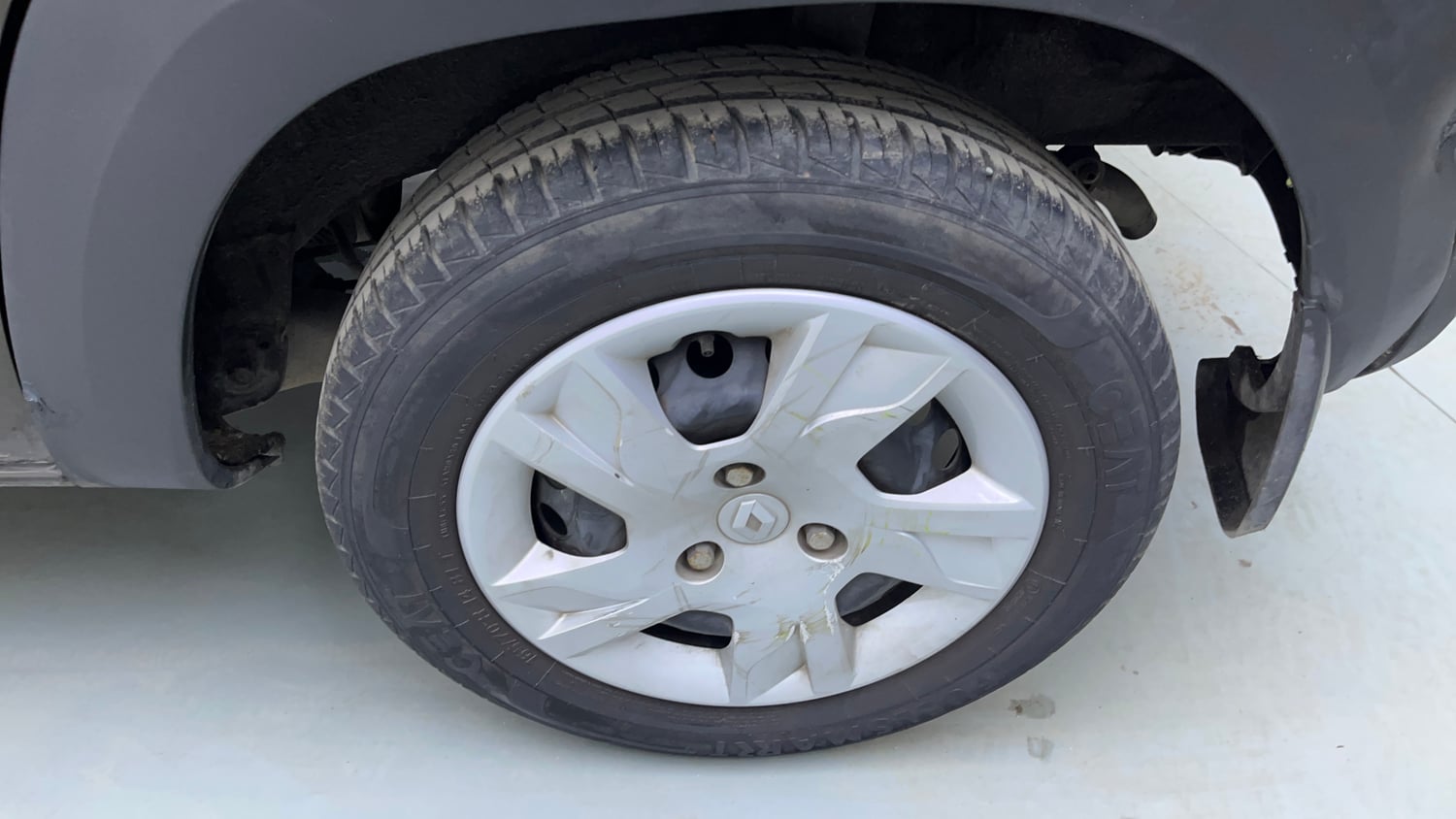 Used 2022 Renault Kwid RXT 1.0 AMT Petrol Automatic tyres LEFT REAR TYRE RIM VIEW