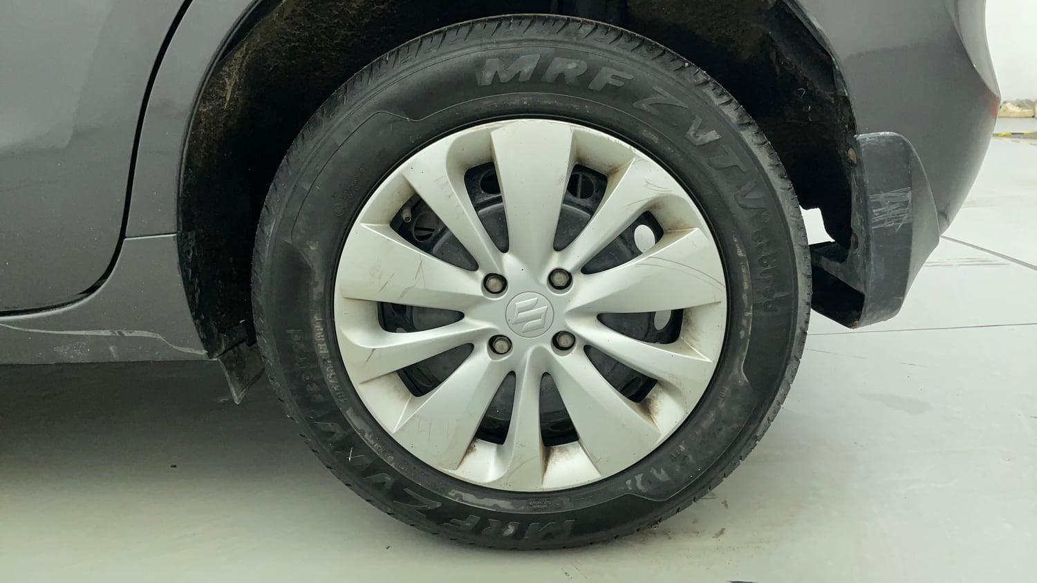 Used 2017 Maruti Suzuki Baleno Delta 1.3 Diesel Manual tyres LEFT REAR TYRE RIM VIEW