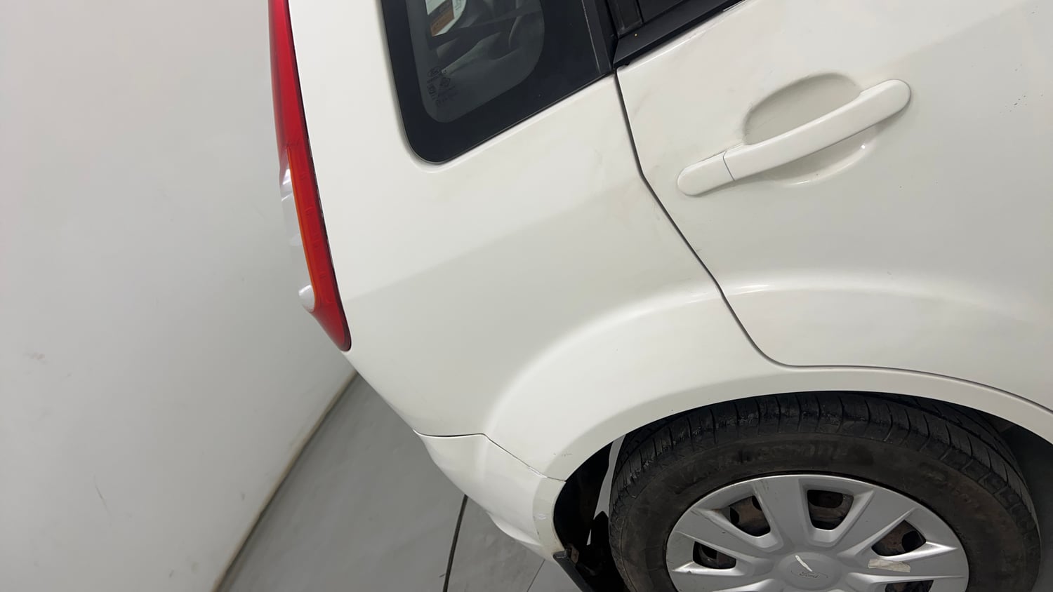 Used 2013 Ford Figo Duratorq Diesel ZXI 1.4 Diesel Manual dents MINOR SCRATCH