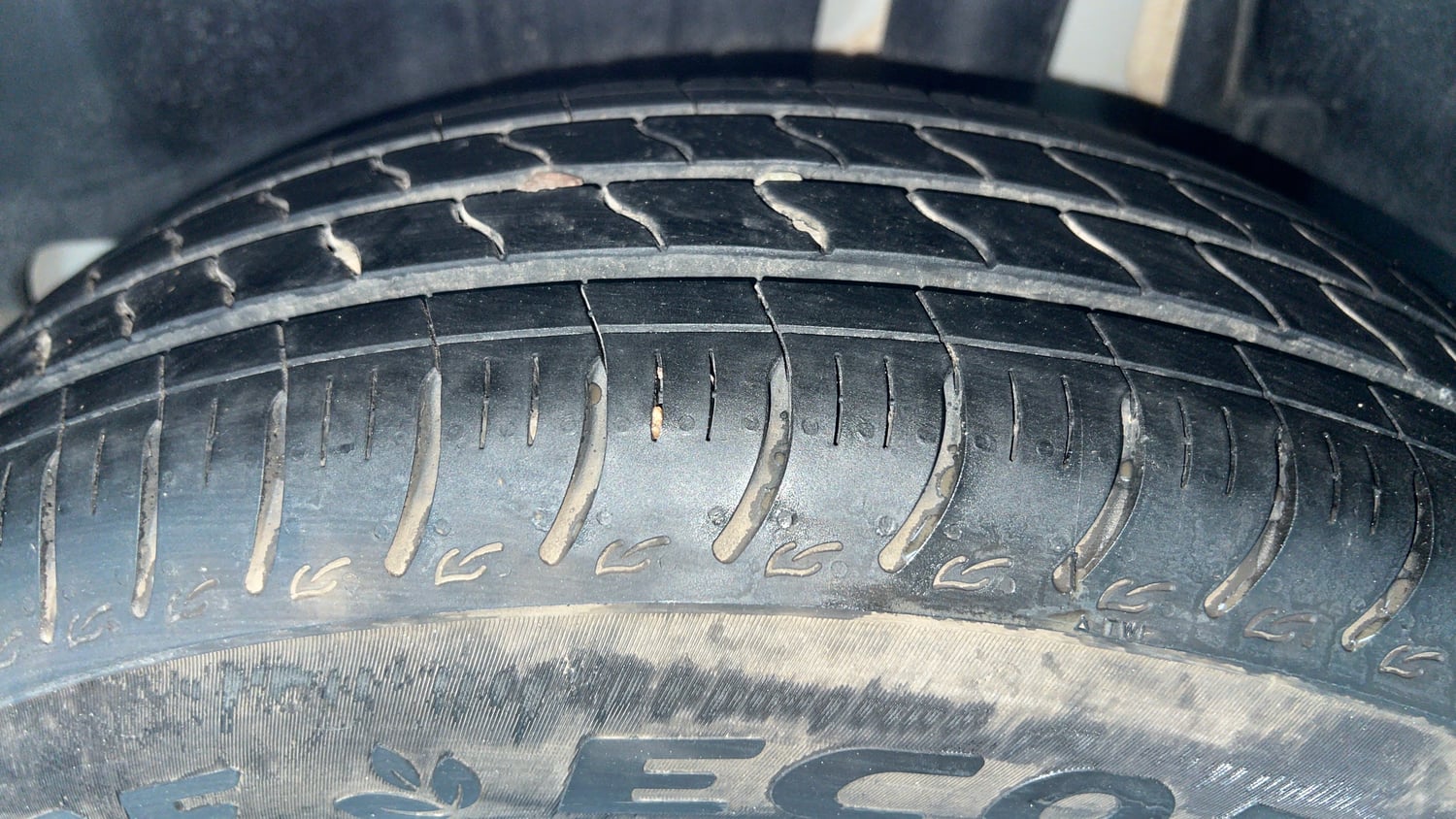 Used 2026 Maruti Suzuki Swift LXi Petrol Manual tyres LEFT REAR TYRE TREAD VIEW