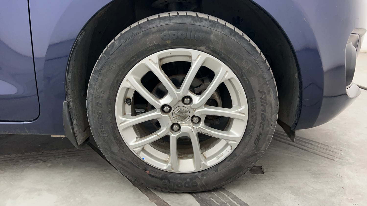Used 2018 Maruti Suzuki Swift ZXi AMT Petrol Automatic tyres RIGHT FRONT TYRE RIM VIEW