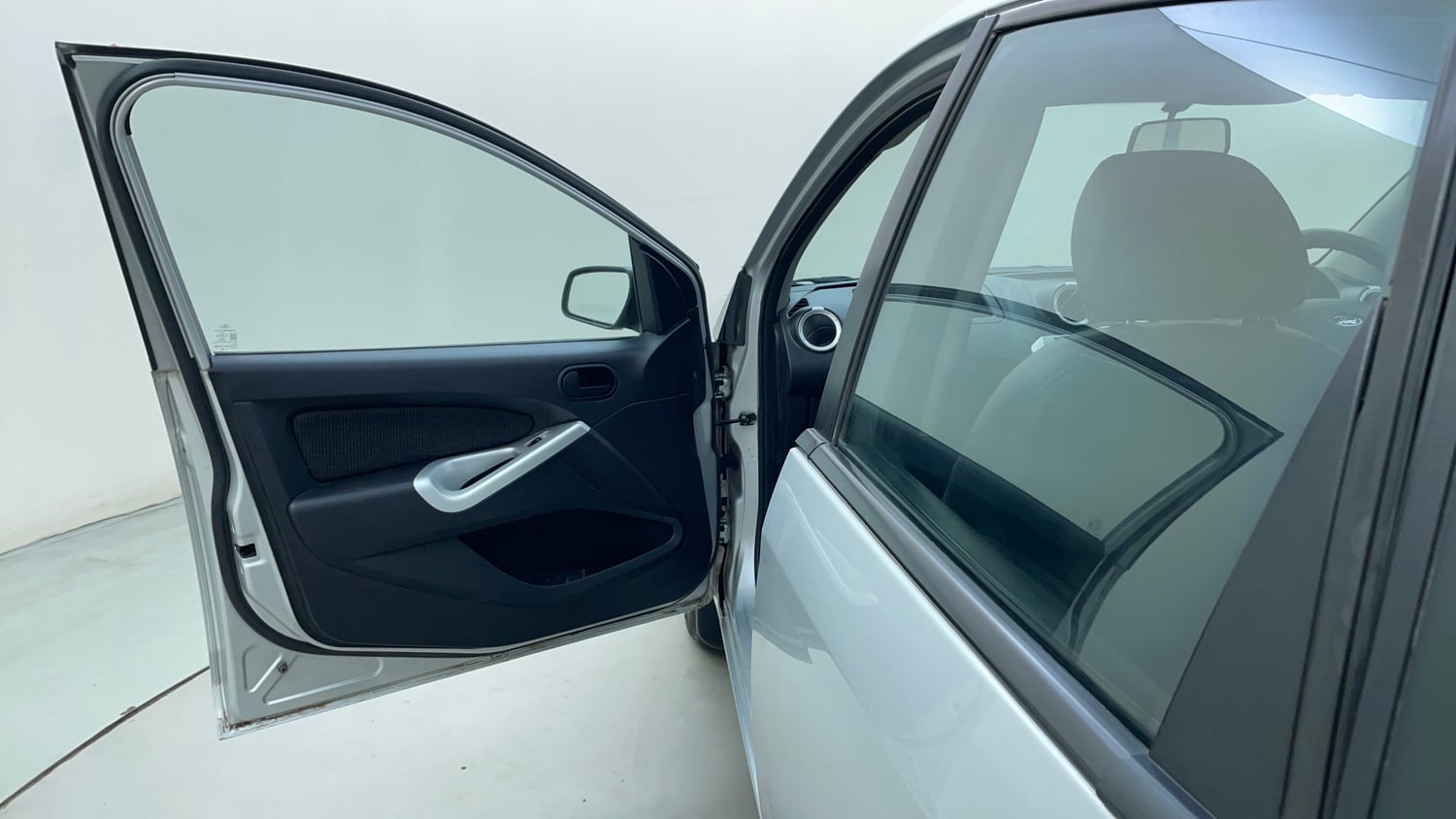 Used 2014 Ford Figo Duratorq Diesel ZXI 1.4 Diesel Manual interior LEFT FRONT DOOR OPEN VIEW