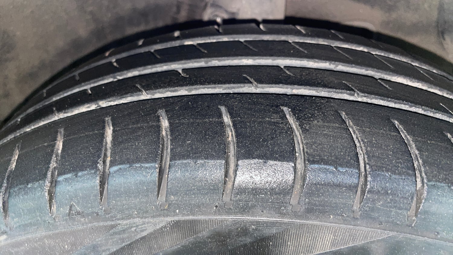 Used 2015 Hyundai Grand i10 Sportz 1.2 Kappa VTVT Petrol Manual tyres RIGHT FRONT TYRE TREAD VIEW