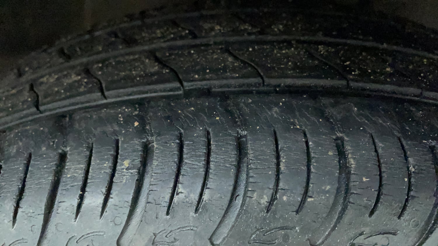 Used 2017 Maruti Suzuki Baleno Delta 1.3 Diesel Manual tyres RIGHT FRONT TYRE TREAD VIEW