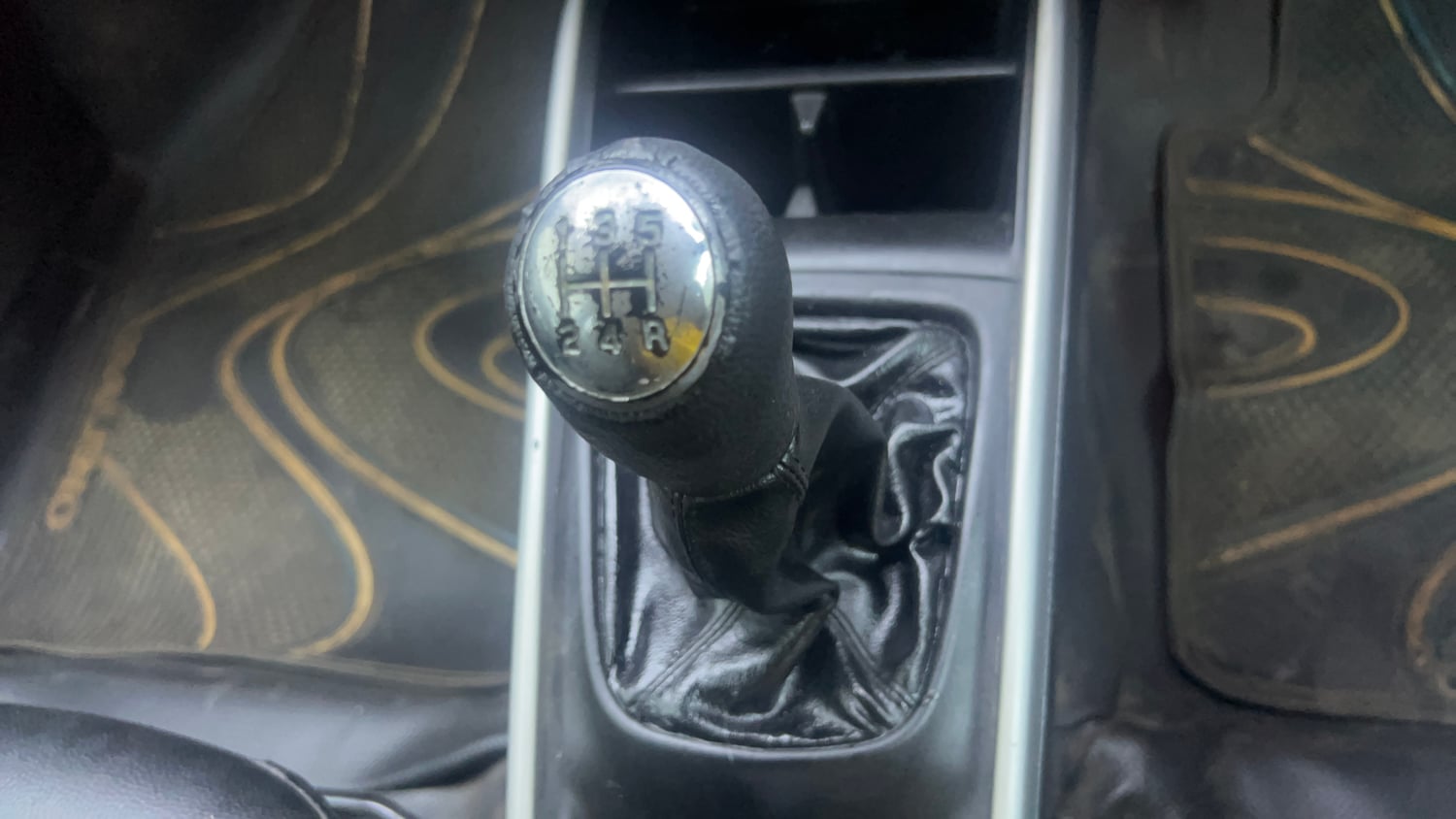 Used 2019 Maruti Suzuki Baleno Alpha 1.2 Petrol Manual interior GEAR  KNOB VIEW