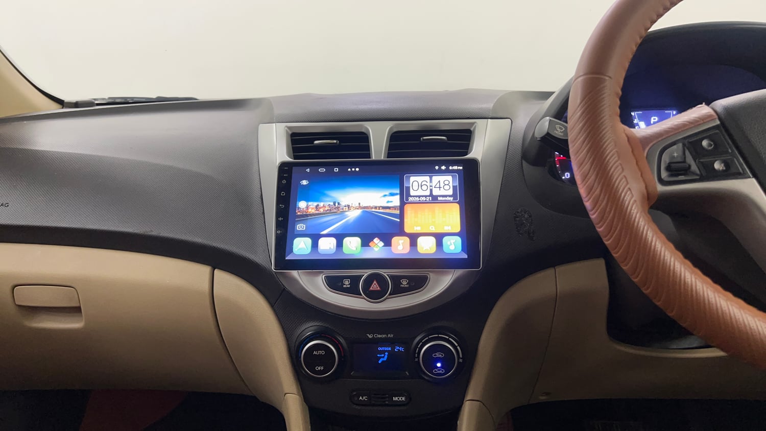 Used 2016 Hyundai Verna 1.6 CRDI S AT Diesel Automatic interior MUSIC SYSTEM & AC CONTROL VIEW