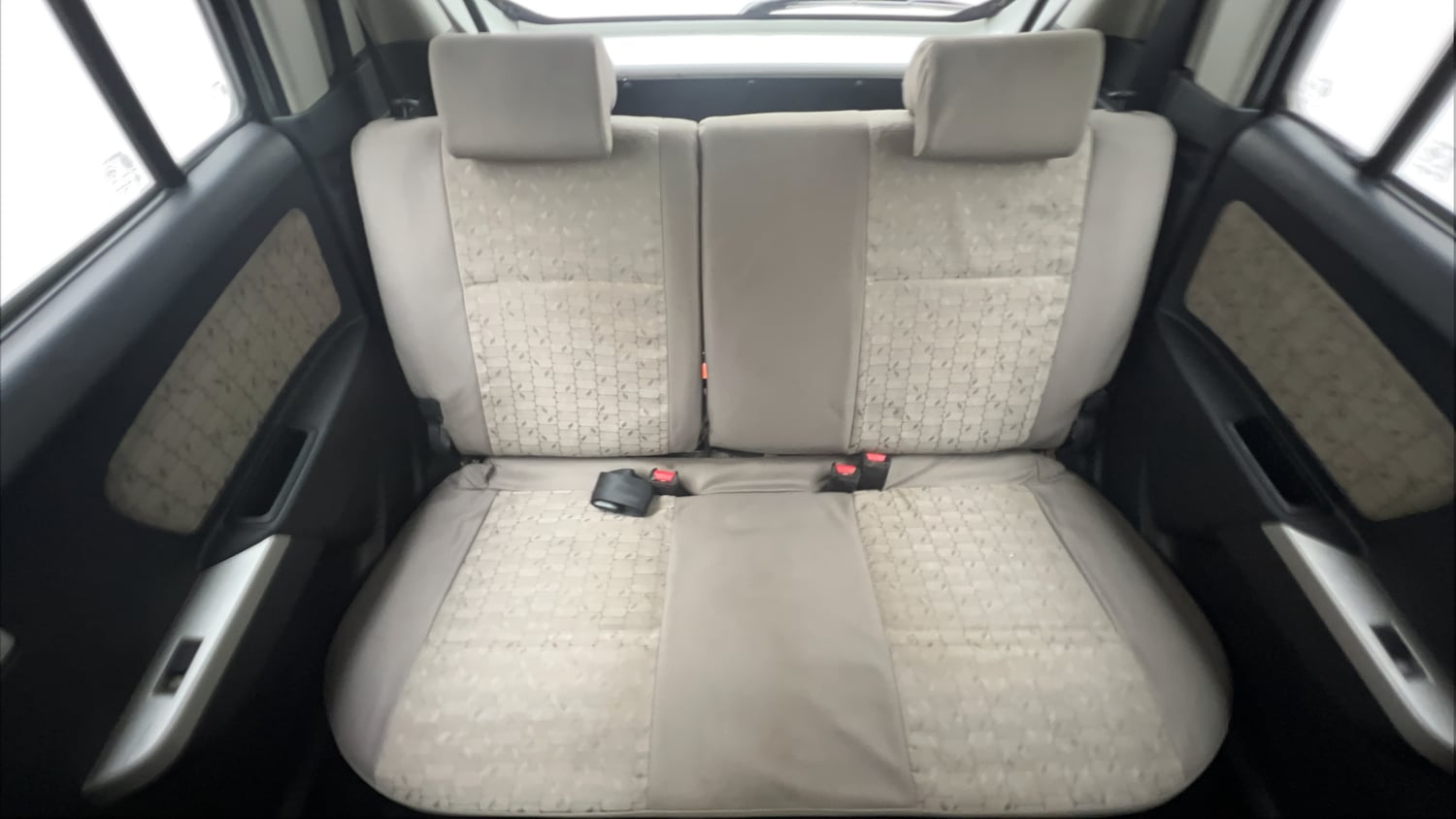 Used 2015 Maruti Suzuki Wagon R VXI Petrol Manual interior REAR SEAT CONDITION VIEW