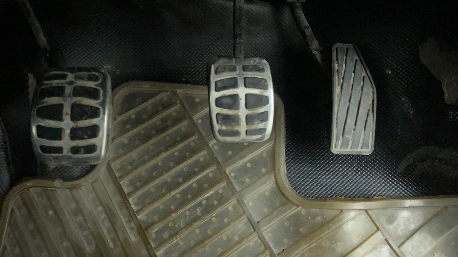 Used 2017 Maruti Suzuki Baleno Delta 1.3 Diesel Manual interior PEDALS VIEW