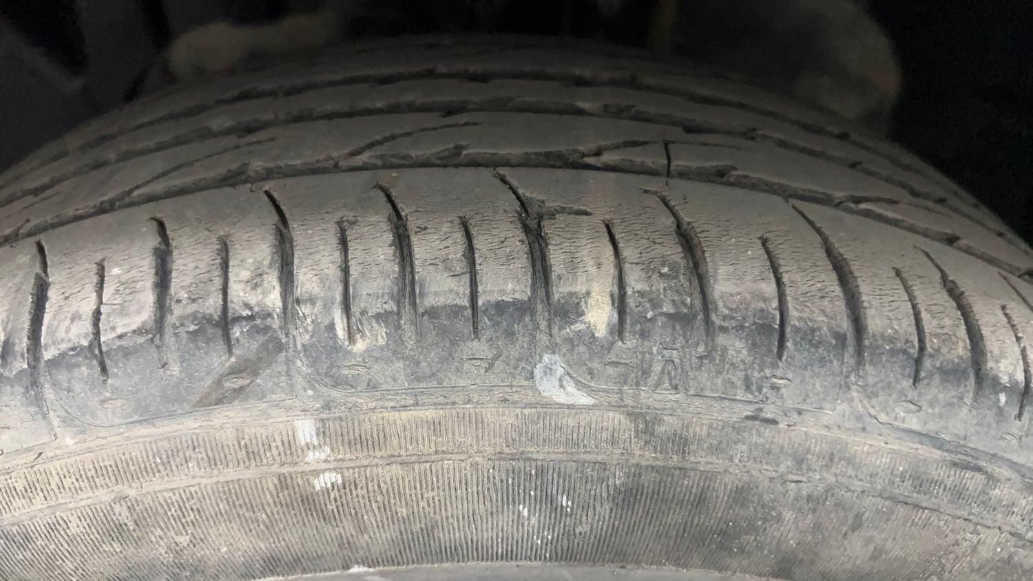 Used 2017 Ford EcoSport Trend 1.5L TDCi Diesel Manual tyres LEFT FRONT TYRE TREAD VIEW