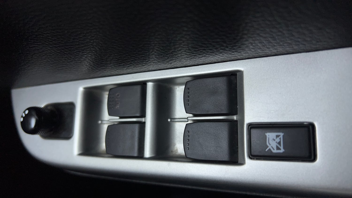 Used 2013 Maruti Suzuki Wagon R VXI Petrol Manual top_features Power windows
