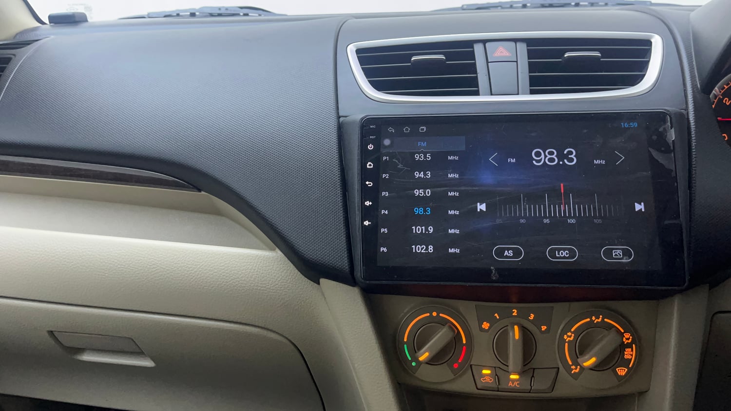 Used 2016 Maruti Suzuki Swift VXi Petrol Manual interior MUSIC SYSTEM & AC CONTROL VIEW