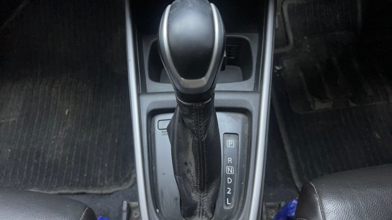 Used 2022 Maruti Suzuki XL6 Alpha AT Petrol Petrol Automatic interior GEAR  KNOB VIEW