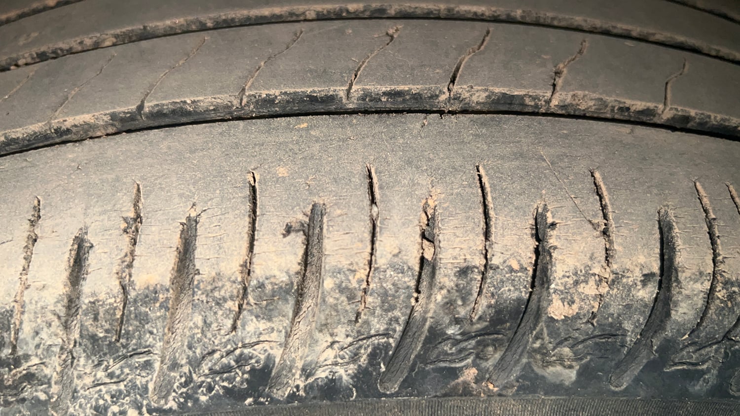 Used 2021 Hyundai Venue SX 1.0 Turbo Petrol Manual tyres LEFT FRONT TYRE TREAD VIEW
