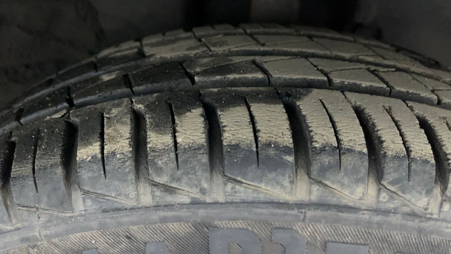 Used 2022 Renault Kwid RXT 1.0 AMT Petrol Automatic tyres RIGHT FRONT TYRE TREAD VIEW