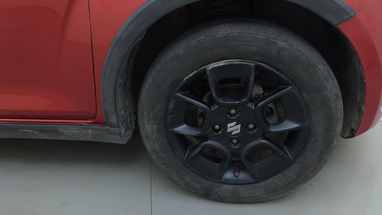Used 2017 Maruti Suzuki Ignis Zeta 1.2 AMT Petrol Automatic tyres RIGHT FRONT TYRE RIM VIEW