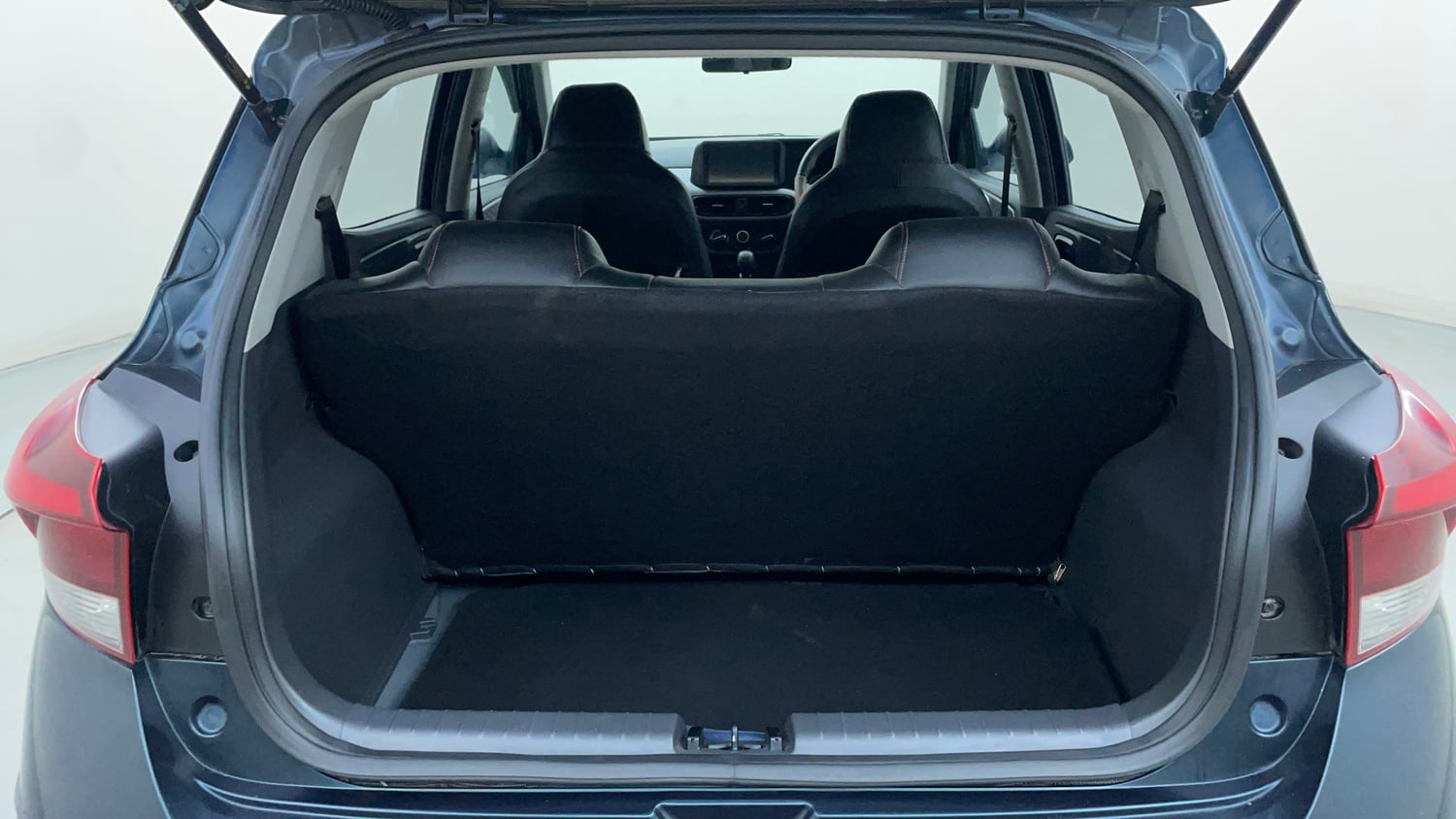Used 2023 Hyundai Grand i10 Nios Magna 1.2 Kappa VTVT Petrol Manual interior DICKY INSIDE VIEW
