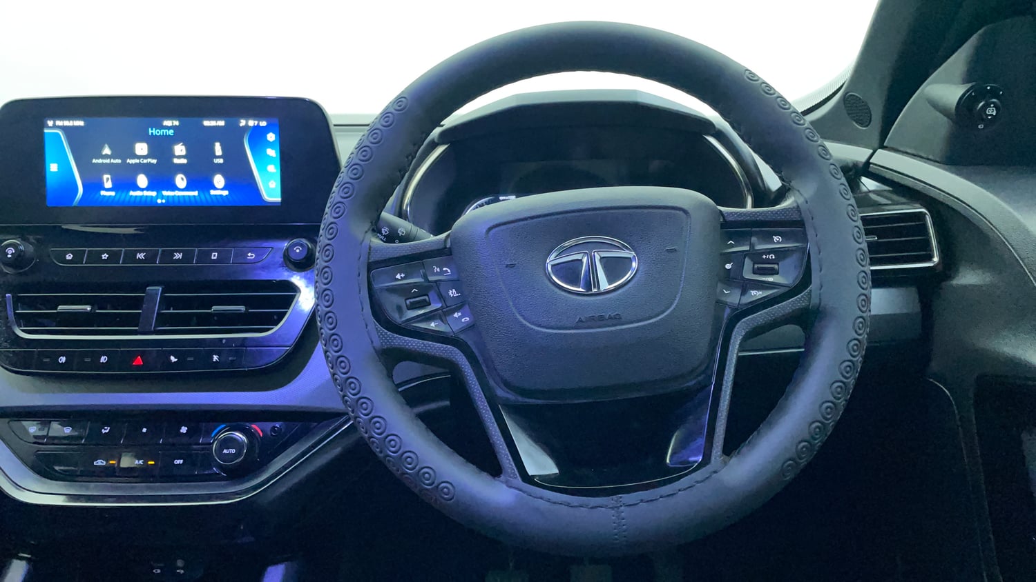 Used 2022 Tata Harrier XZ Plus Dark Edition Diesel Manual interior STEERING VIEW