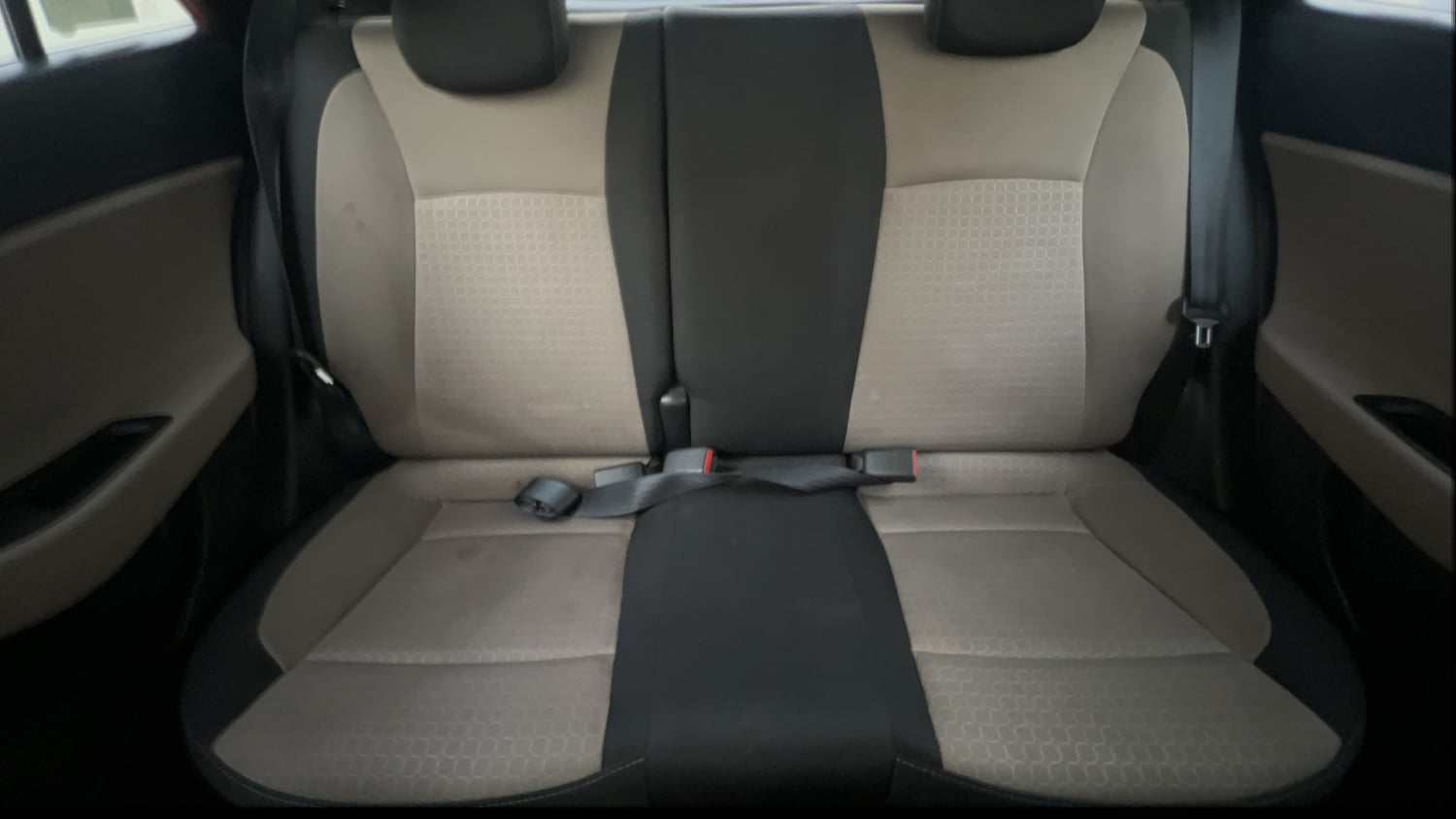 Used 2016 Hyundai Elite i20 Asta 1.2 Petrol Manual interior REAR SEAT CONDITION VIEW