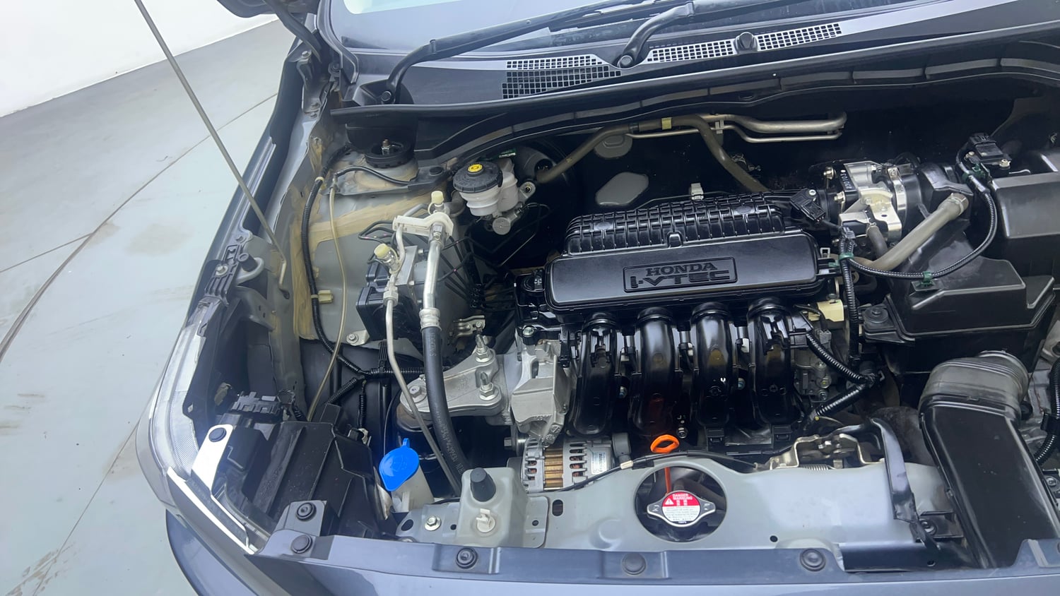 Used 2023 Honda Amaze VX CVT 1.2 Petrol Petrol Automatic engine ENGINE RIGHT SIDE VIEW