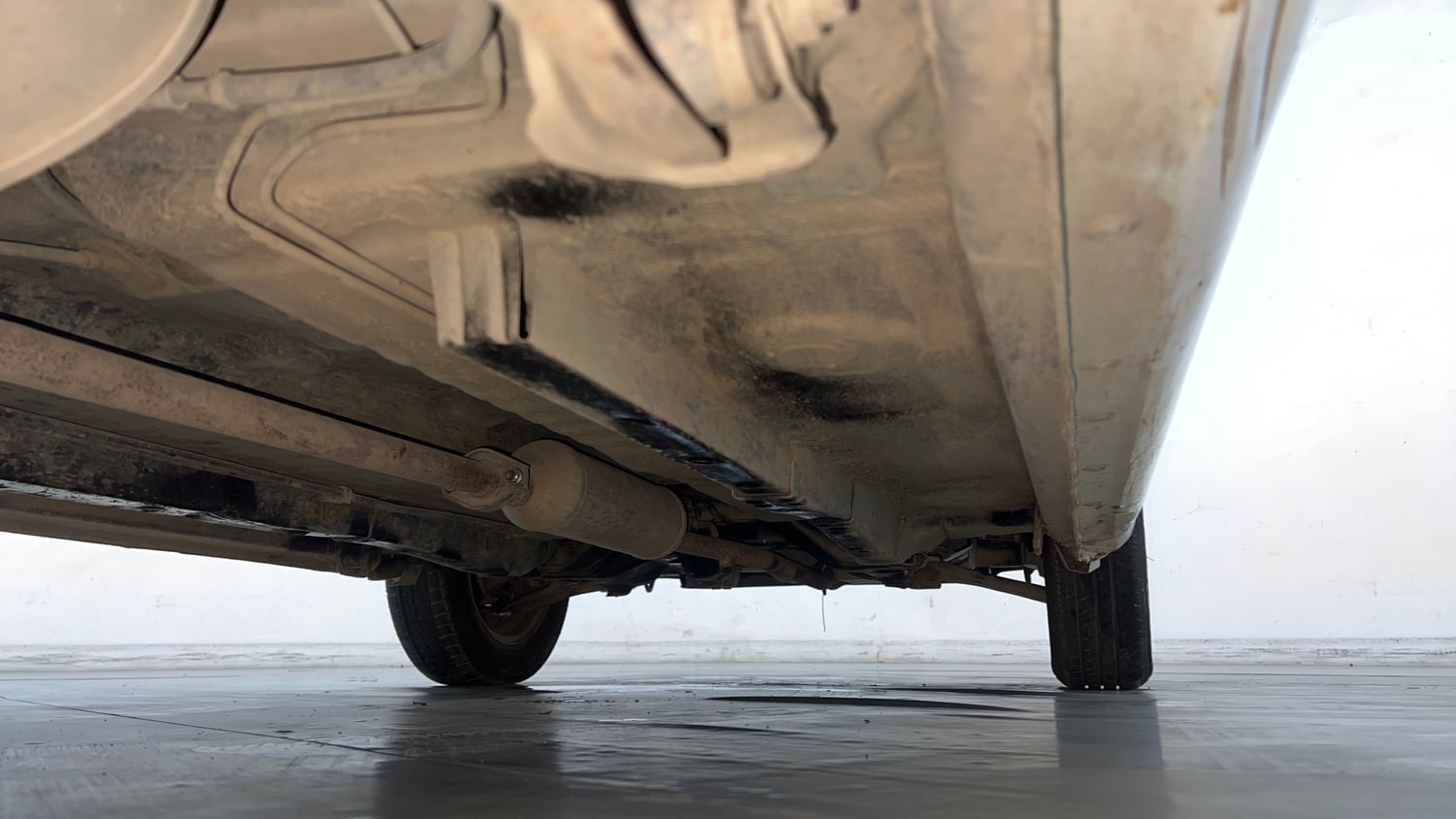 Used 2015 Maruti Suzuki Wagon R VXI Petrol Manual extra REAR RIGHT UNDERBODY VIEW