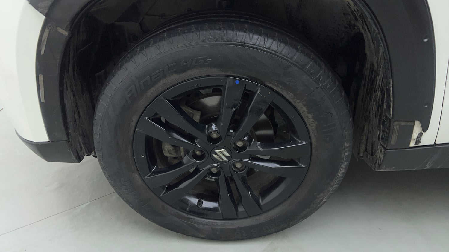 Used 2018 maruti-suzuki Vitara Brezza ZDi AGS Diesel Automatic tyres LEFT FRONT TYRE RIM VIEW